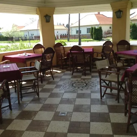Πανσιόν Fonix Fogado Lenti