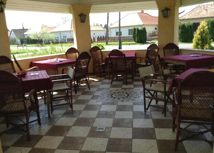Pensjonat Fonix Fogado Lenti